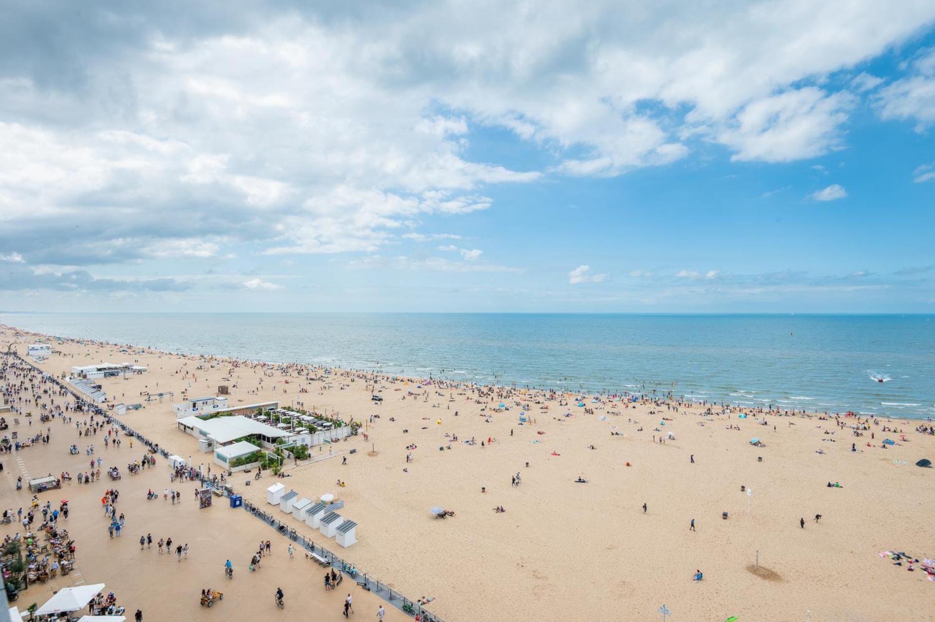 Appartement Charming With Sea View For 6 Oostende